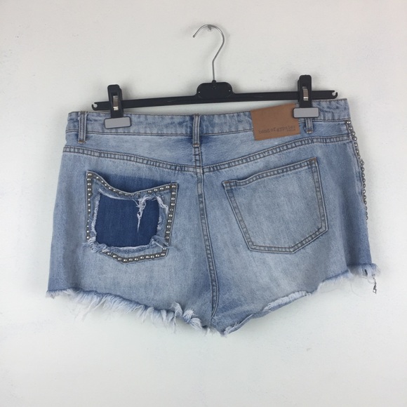 Band of Gypsies Rose Distressed Studded Jean Short - Picture 5 of 9